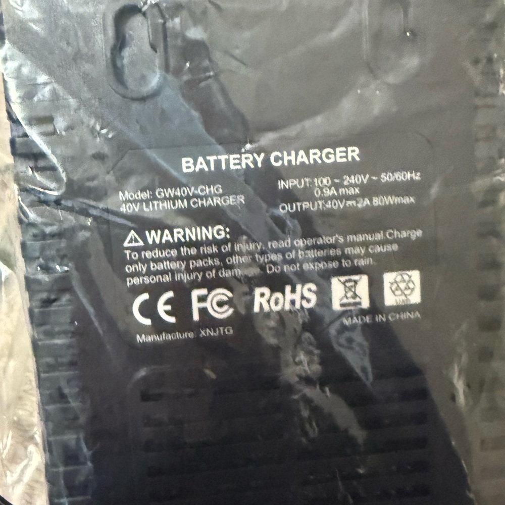 Green Lithium-Ion Battery Charger - Picture 4 of 11